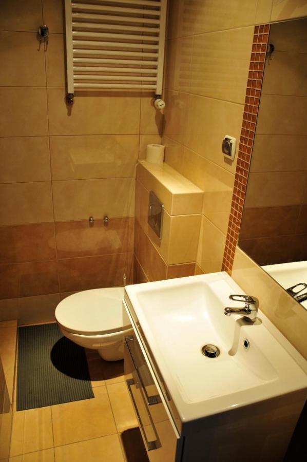 Apartamenty I Pokoje Przy Parku Jelenia Gora Dış mekan fotoğraf