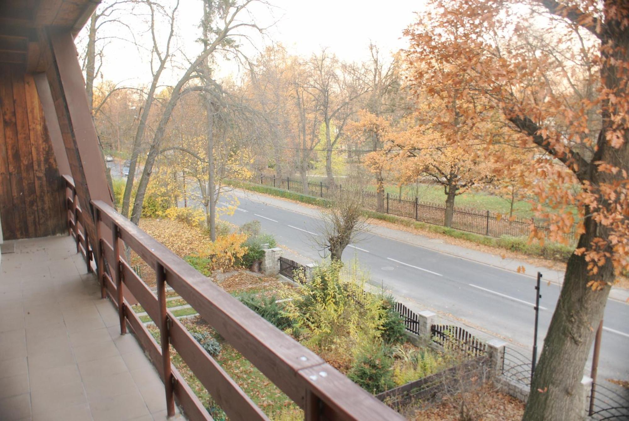 Apartamenty I Pokoje Przy Parku Jelenia Gora Dış mekan fotoğraf