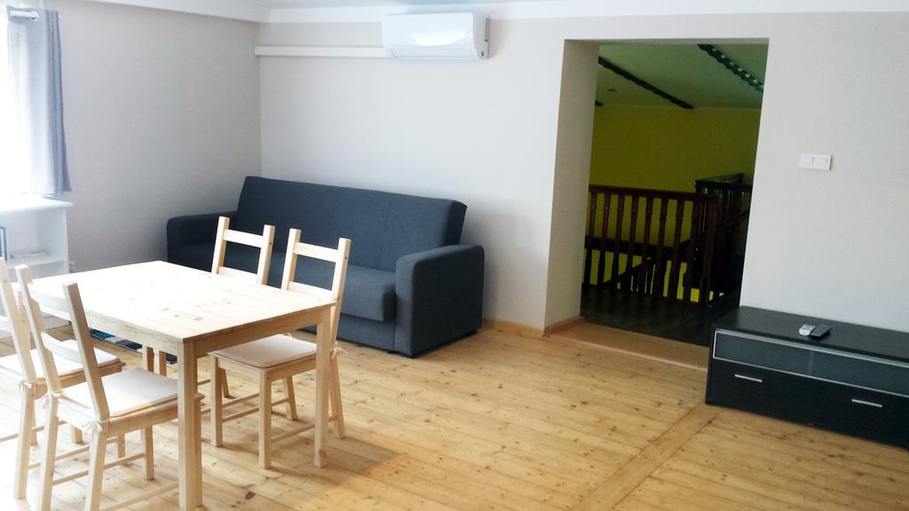Apartamenty I Pokoje Przy Parku Jelenia Gora Dış mekan fotoğraf